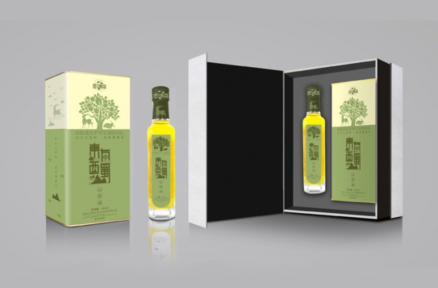 四川省敘永縣烏蒙山雨陽生態(tài)農業(yè)發(fā)展有限公司東方西蜀山茶油包裝設計